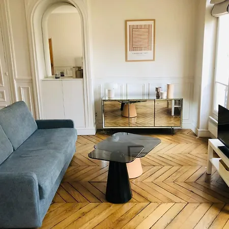 Appartement A Chic Retreat In