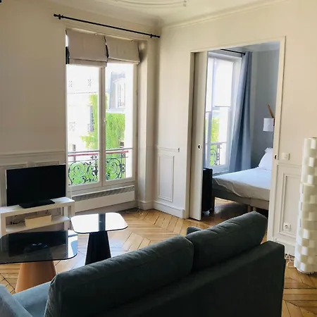 A Chic Retreat In * Paris
