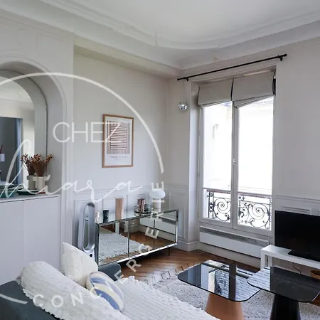 A Chic Retreat In Parigi