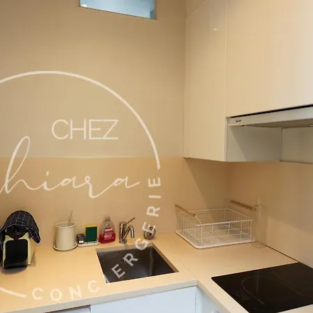 A Chic Retreat In Appartamento Parigi